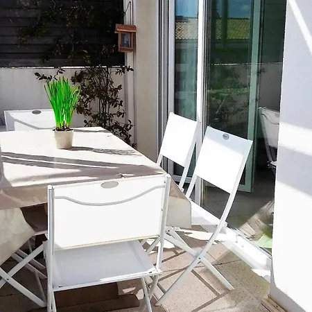 Agreable T3 Avec Terrasse A Apartment *